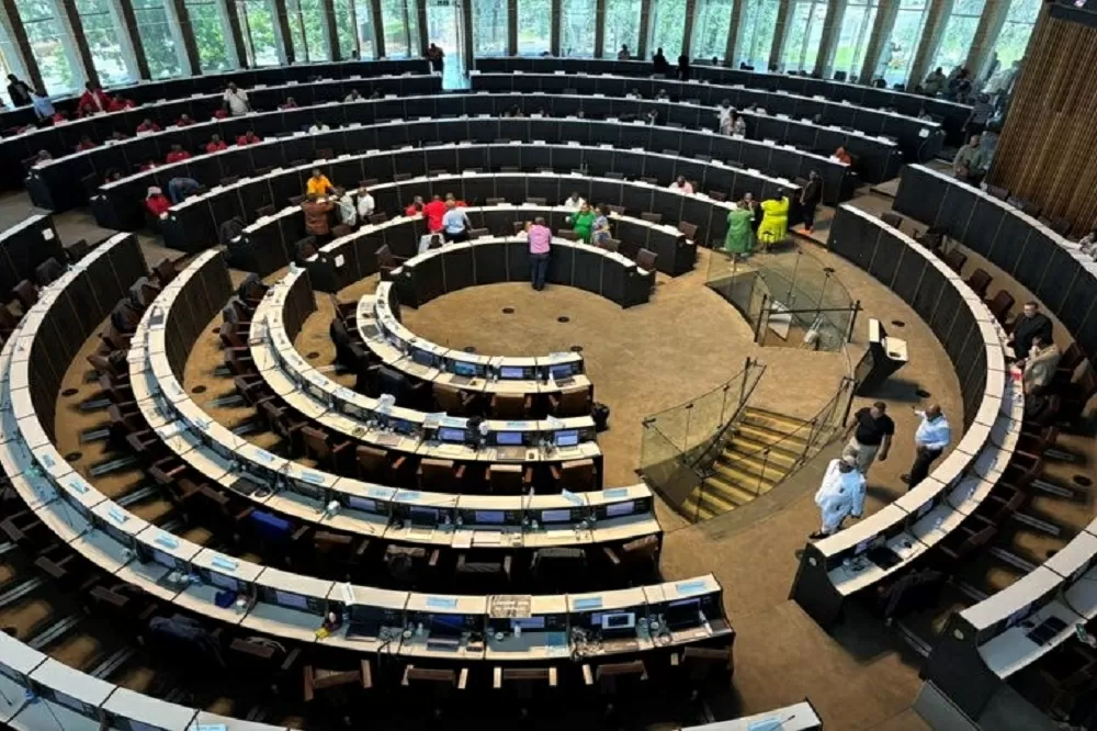 No-confidence vote against Morero on hold amid secret ballot debate