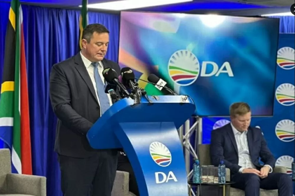 SABC reliably learns that Steenhuisen not standing for re-election as DA leader