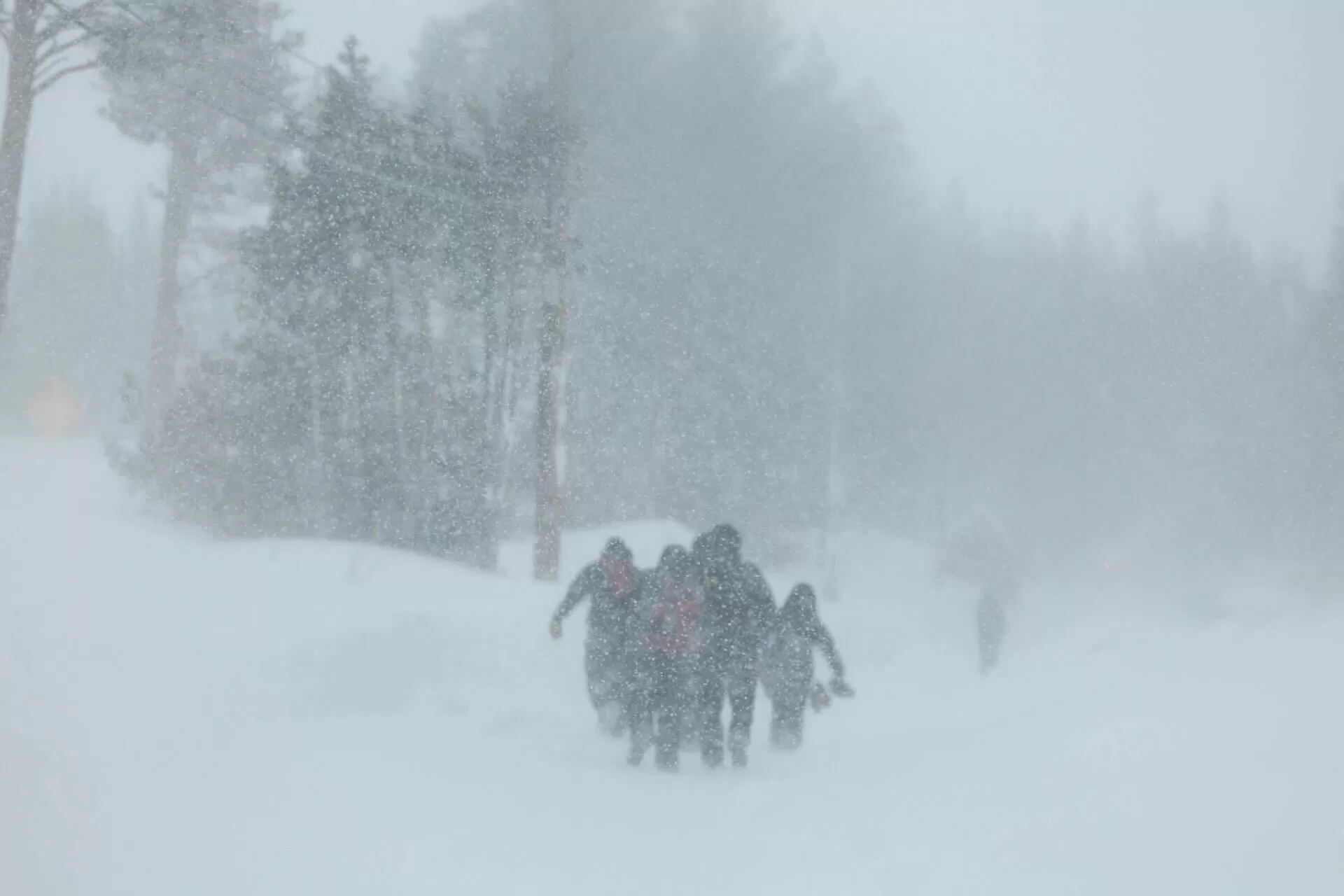 Guide company leading group caught in deadly avalanche warned of snow conditions days before incident