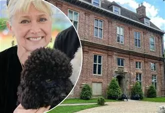 Jan Leeming backtracks on ‘train children like dogs’ comment after restaurant row