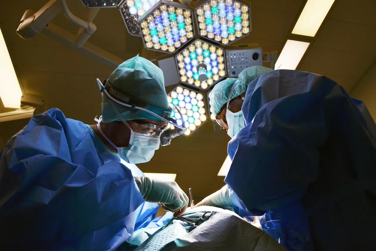 Fat Transfer vs Implants: Natural Body Contouring and Fat Grafting Surgery for Breast and Buttock Augmentation
