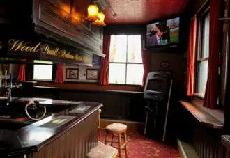‘If gaudy gastropubs aren’t for you, the soup of the day in this local is gin and tonic’