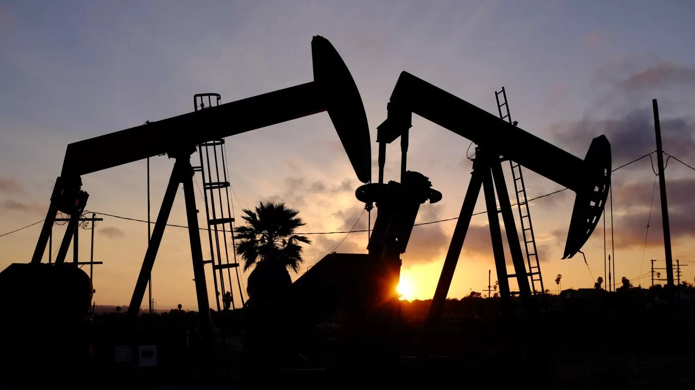 Dow loses more than 780 points as oil tops $80 per barrel