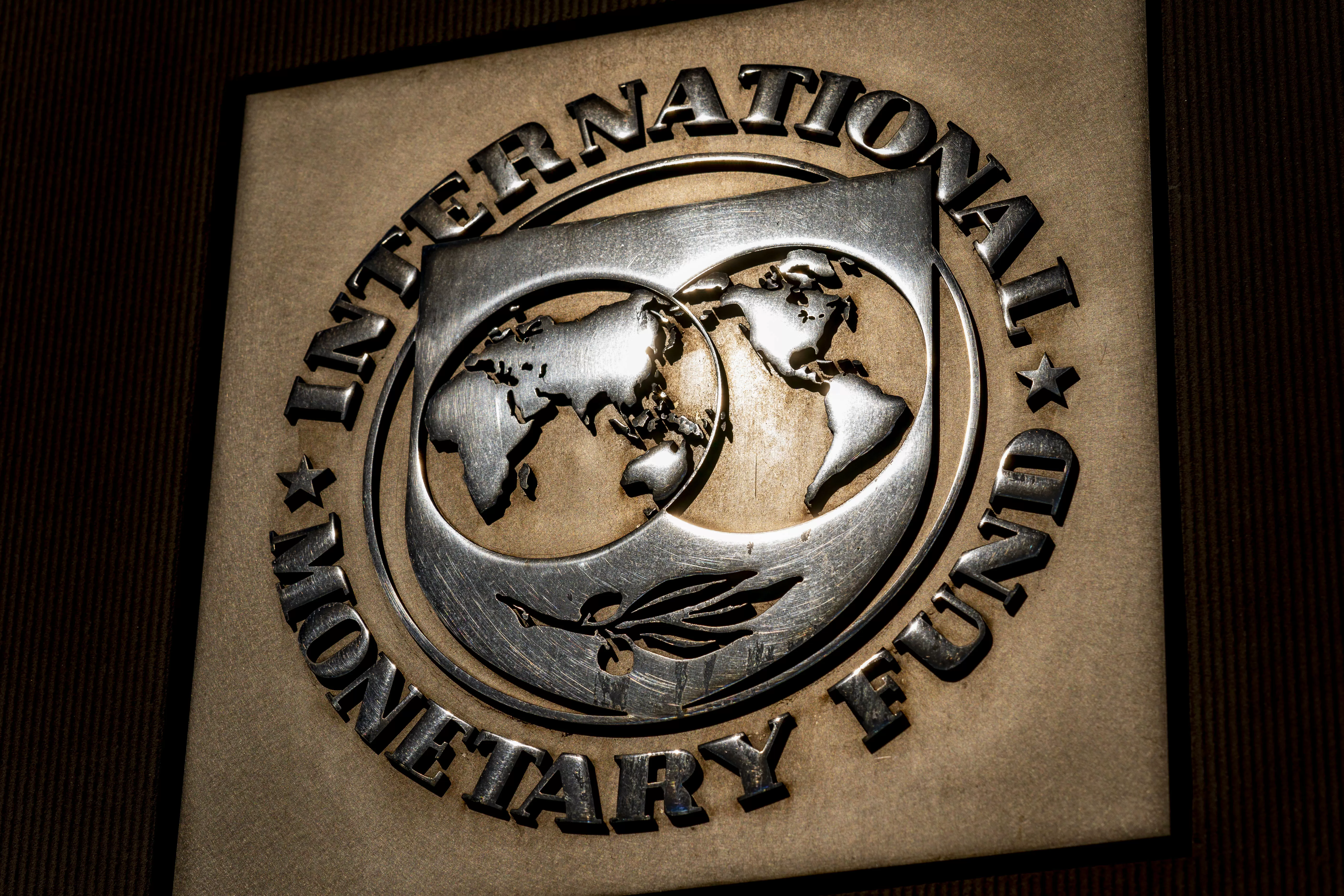 IMF: Prolonged high gas prices could increase inflation